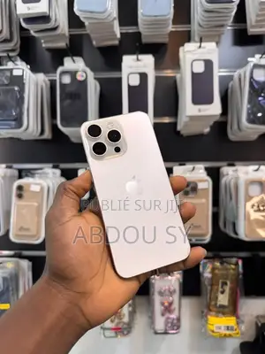Nouveau Apple iPhone 15 Pro Max 512 GB Doré
