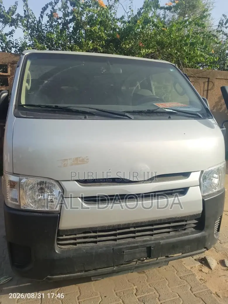 Toyota Hilux 2016 Gris