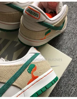 Nike Jarritos SB Beige Disponible