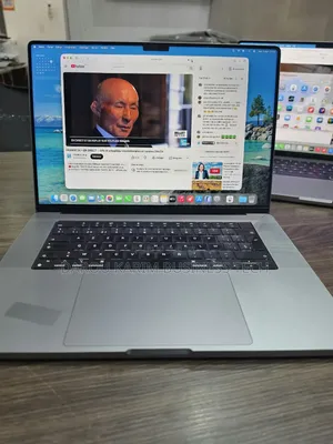 Nouveau Apple MacBook Pro 2023 M2 Pro 16GB Apple M2 SSD 512GB