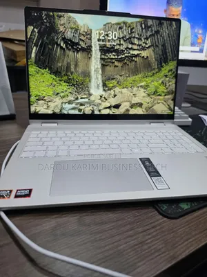 Nouveau Lenovo Yoga 7 15ITL5 16GB AMD Ryzen 7 SSD 256GB