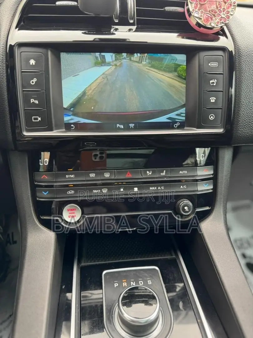 Jaguar F-Pace 20d Premium AWD 2019 Rouge