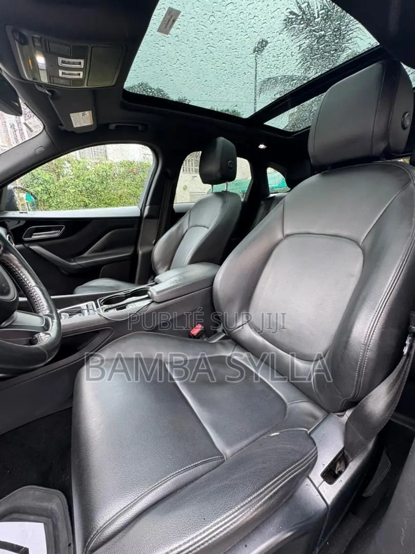 Jaguar F-Pace 20d Premium AWD 2019 Rouge