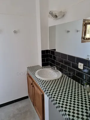 3chbre Villa dans Somone, Thiès Sud à Vendre