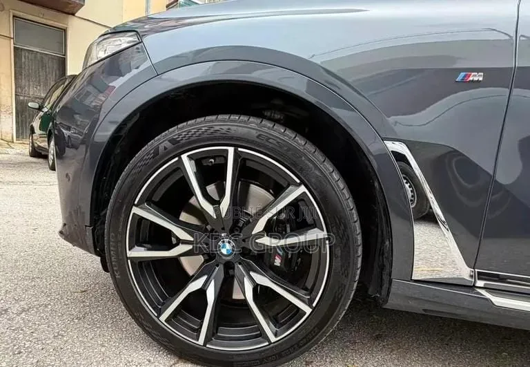 BMW X7 2021 Gris