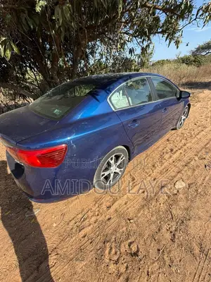 Toyota Avensis 2017 Bleu