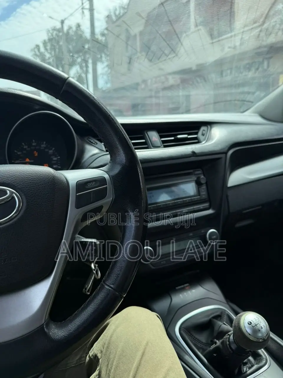 Toyota Avensis 2017 Bleu