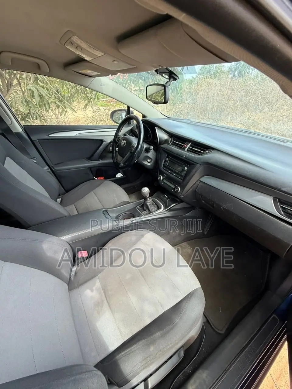 Toyota Avensis 2017 Bleu