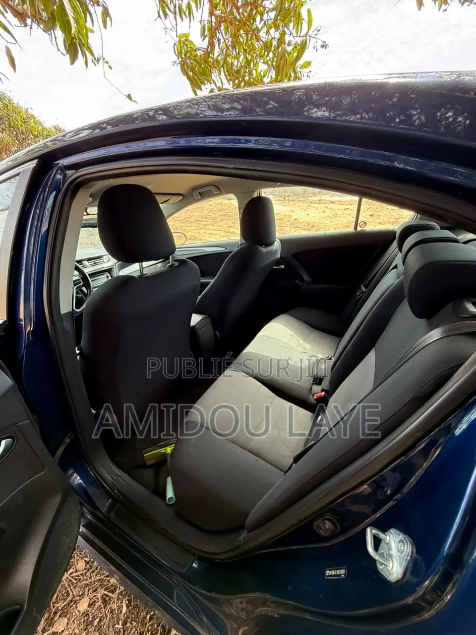 Toyota Avensis 2017 Bleu