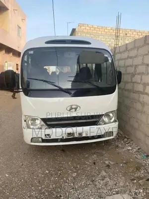 Hyundai County 2013 Blanc