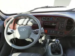 Hyundai County 2013 Blanc