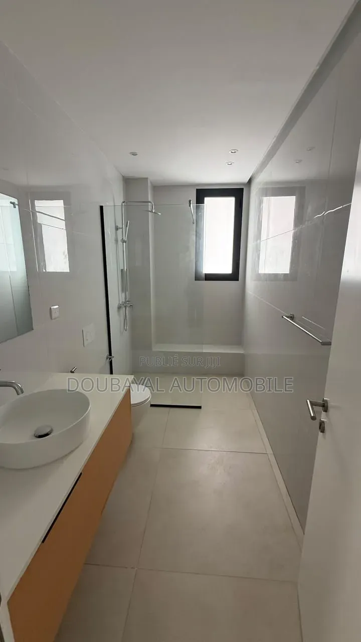 4chbre Appartement dans Almadis, Almadies à Louer