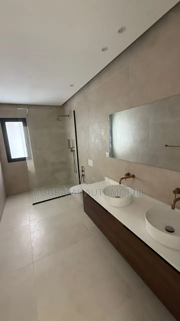 4chbre Appartement dans Almadis, Almadies à Louer