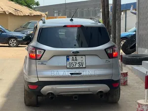 Ford Escape 2017 Gris