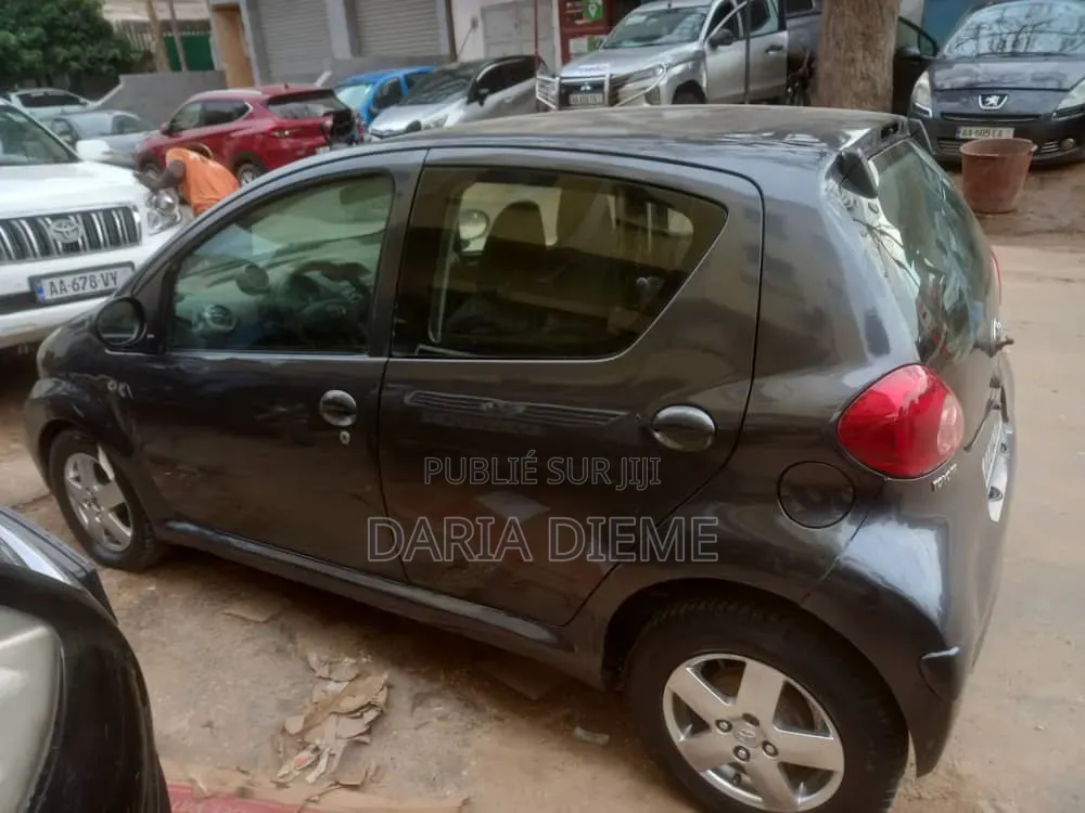 Toyota Aygo 2011 Noir