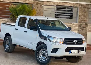 Toyota Hilux 2024 Blanc
