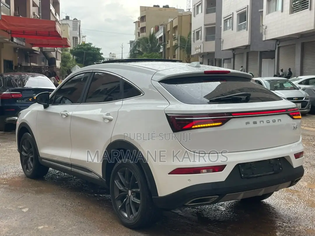 Dongfeng Glory 2020 Blanc