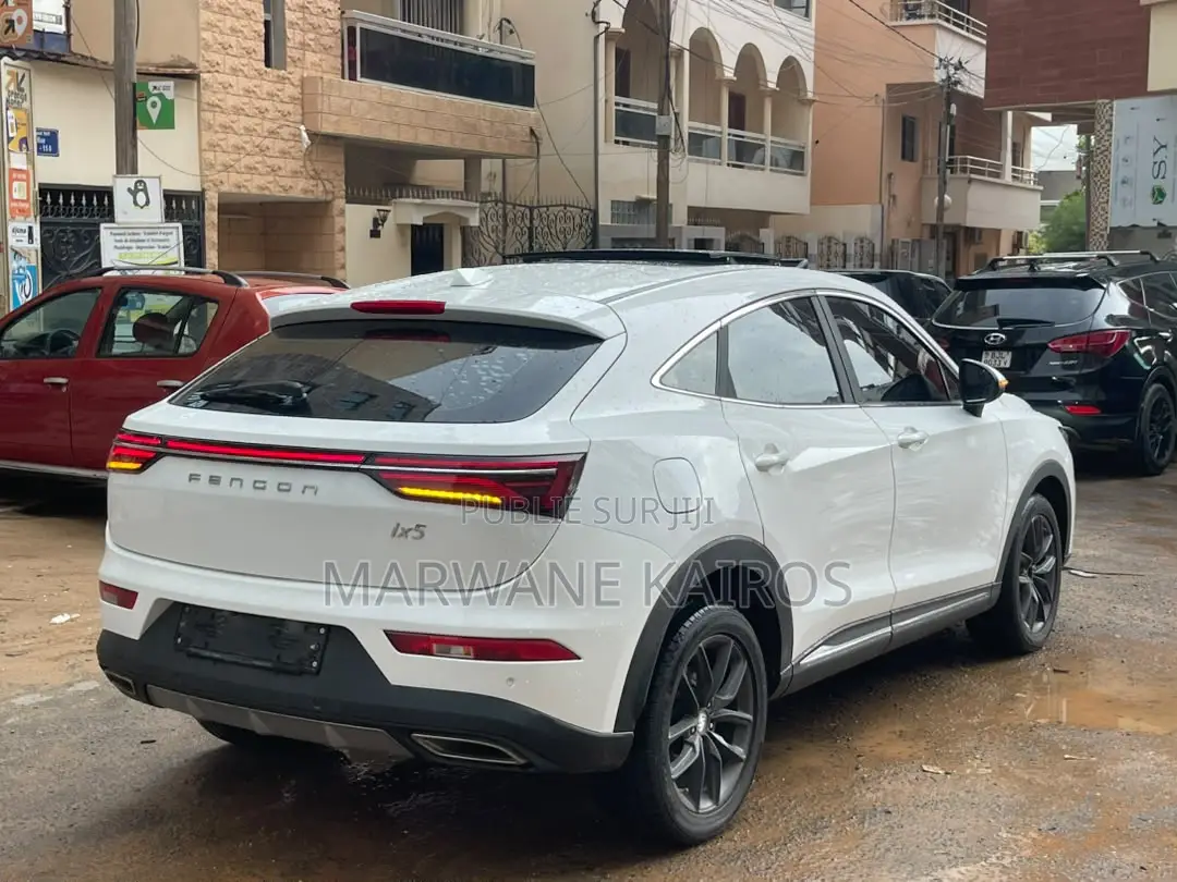 Dongfeng Glory 2020 Blanc
