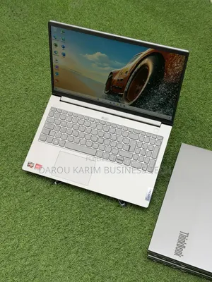 Nouveau Lenovo ThinkBook 15 8GB AMD Ryzen 3 SSD 512GB
