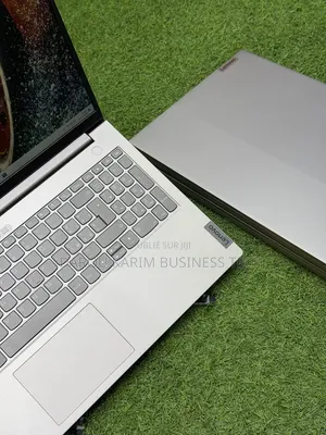 Nouveau Lenovo ThinkBook 15 8GB AMD Ryzen 3 SSD 512GB