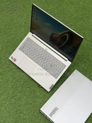 Nouveau Lenovo ThinkBook 15 8GB AMD Ryzen 3 SSD 512GB