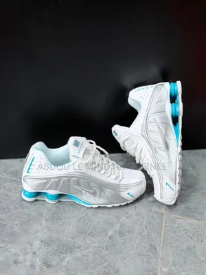 Nike Shox Blanc-Gris R4 Disponible
