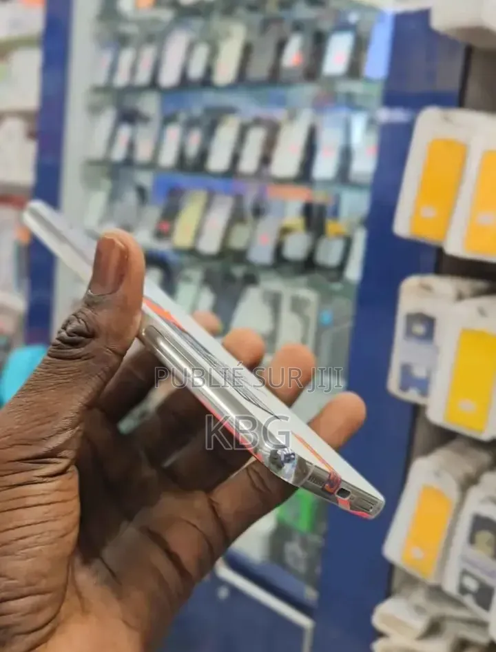 Nouveau Samsung Galaxy S22+ 5G 256 GB Blanc
