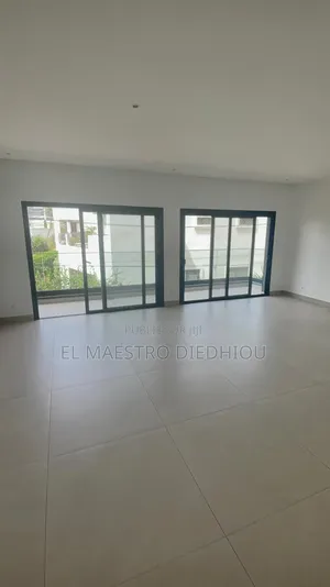 3chbre Appartement dans Appartement 3 à Louer