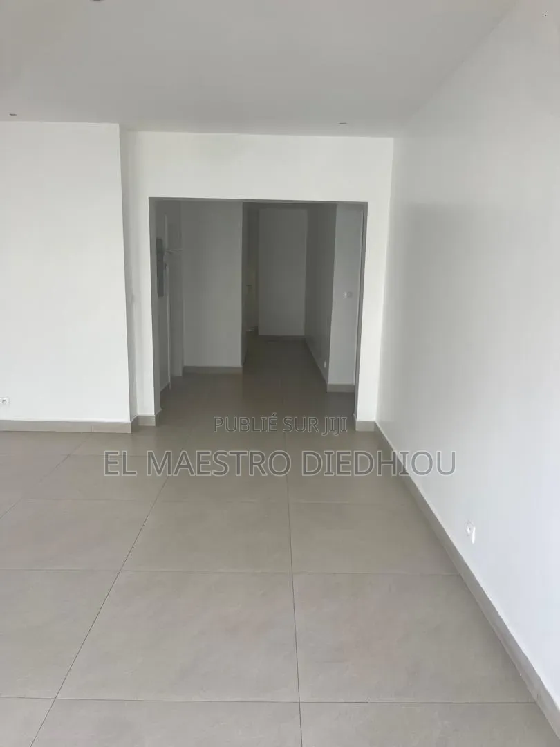 3chbre Appartement dans Appartement 3 à Louer