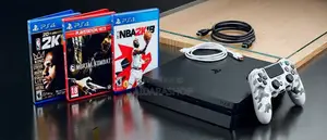 Ps4 Slim Avec Tous Ses Accessoires