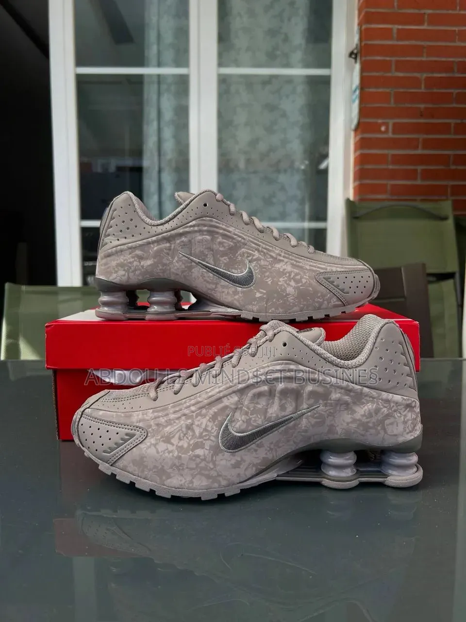 Chaussure Shox Beige Disponible