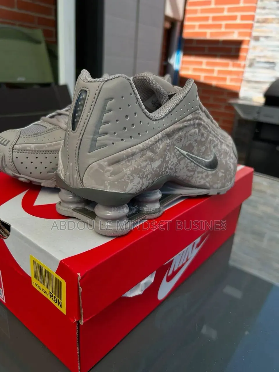Chaussure Shox Beige Disponible