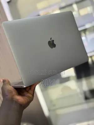 Nouveau Pomme MacBook Pro 2020 8GB Intel Core i5 SSD 256GB