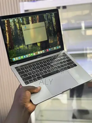 Nouveau Pomme MacBook Pro 2020 8GB Intel Core i5 SSD 256GB