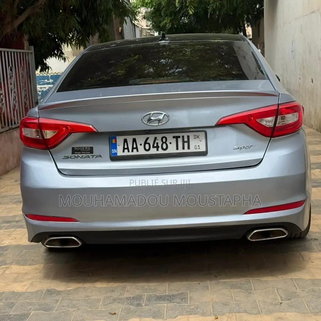 Hyundai Sonata Sport Sedan FWD (2.4L 4cyl 6A) 2016 Gris