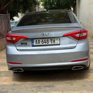 Hyundai Sonata Sport Sedan FWD (2.4L 4cyl 6A) 2016 Gris
