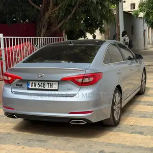 Hyundai Sonata Sport Sedan FWD (2.4L 4cyl 6A) 2016 Gris