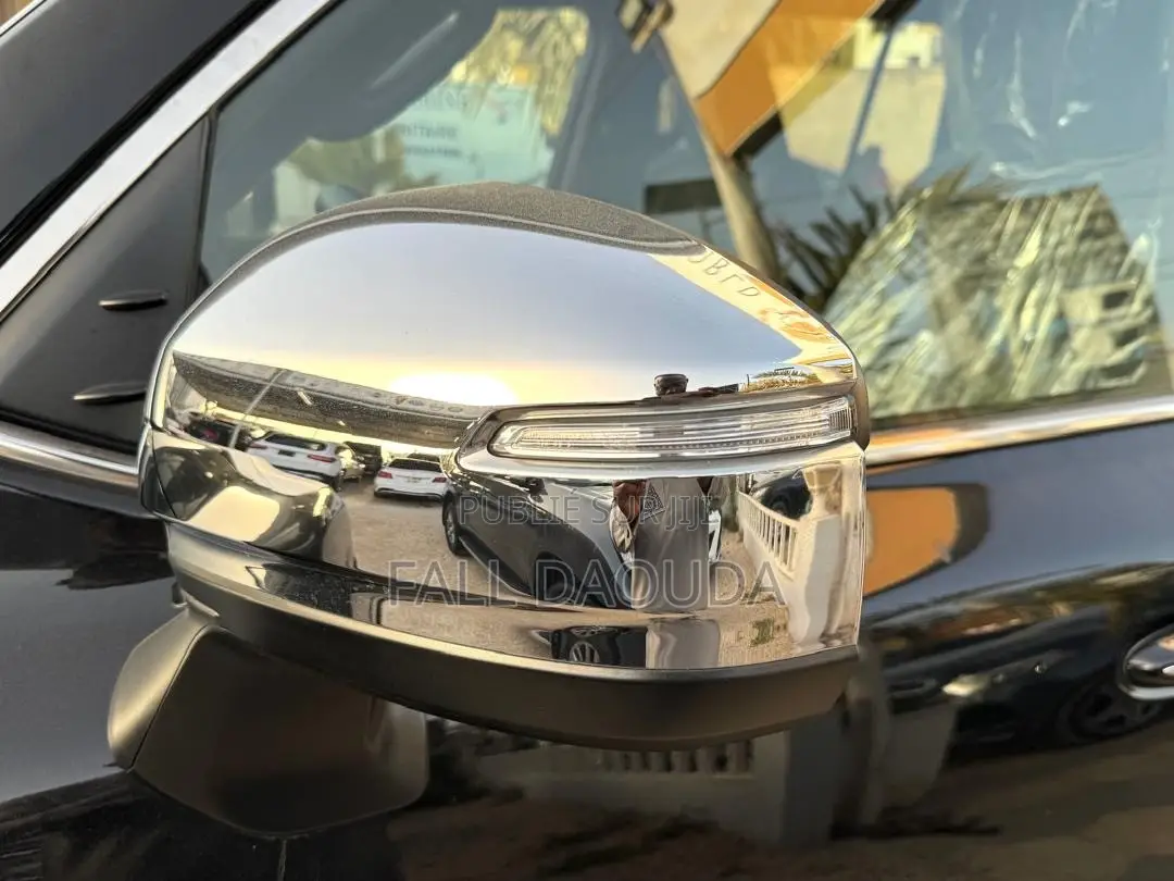 Toyota Land Cruiser Prado 2024 Noir