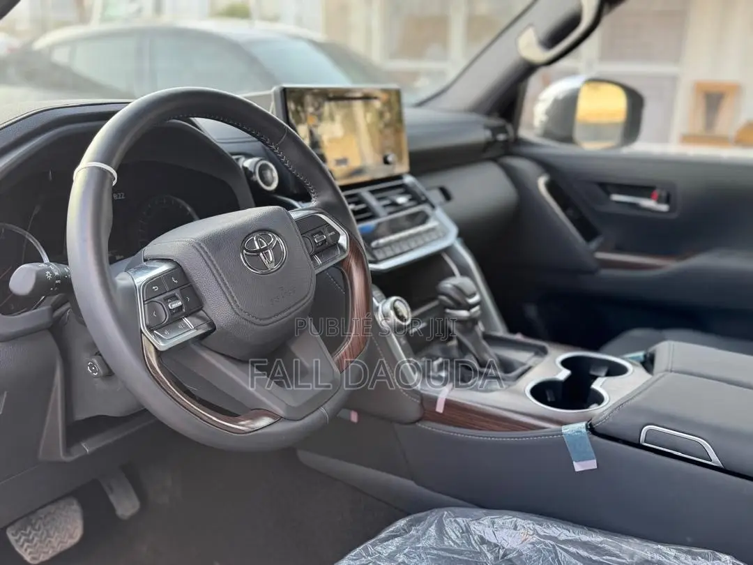 Toyota Land Cruiser Prado 2024 Noir
