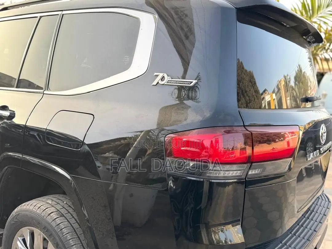Toyota Land Cruiser Prado 2024 Noir