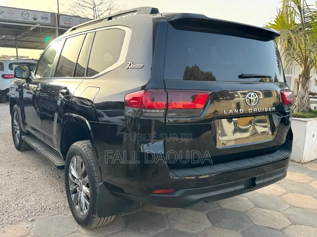 Toyota Land Cruiser Prado 2024 Noir
