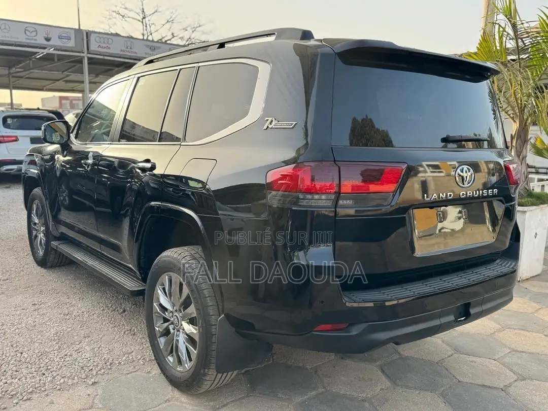 Toyota Land Cruiser Prado 2024 Noir