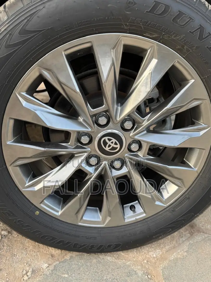 Toyota Land Cruiser Prado 2024 Noir
