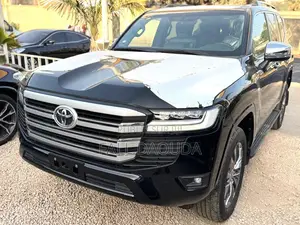 Toyota Land Cruiser Prado 2024 Noir