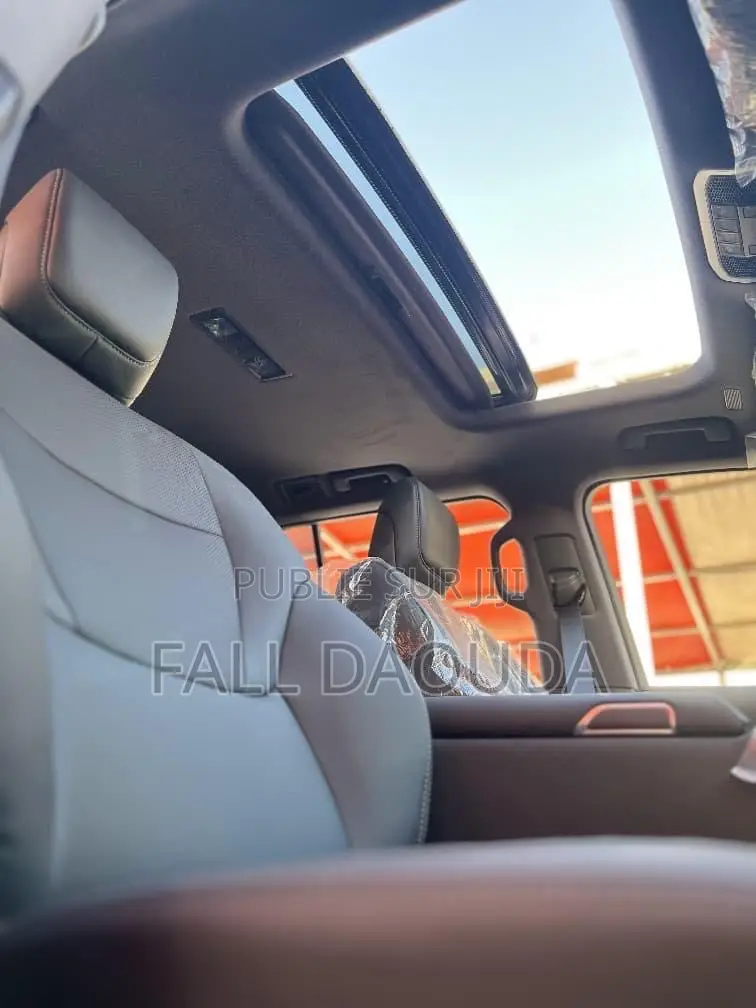 Toyota Land Cruiser Prado 2024 Gris