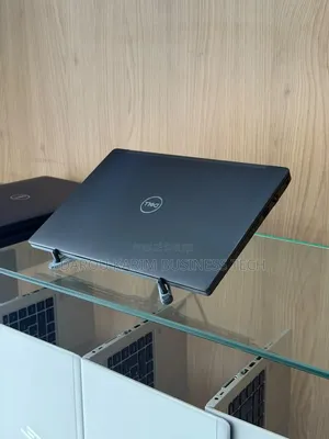 Nouveau Dell Latitude 7390 8GB Intel Core i5 SSD 256GB