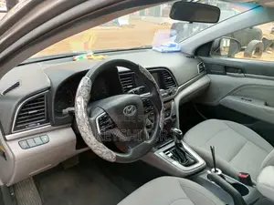 Hyundai Elantra 2017 Gris