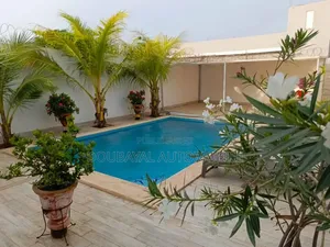 Meublé 3chbre Villa dans Saly Diambare Villa, Thiès Sud à Vendre