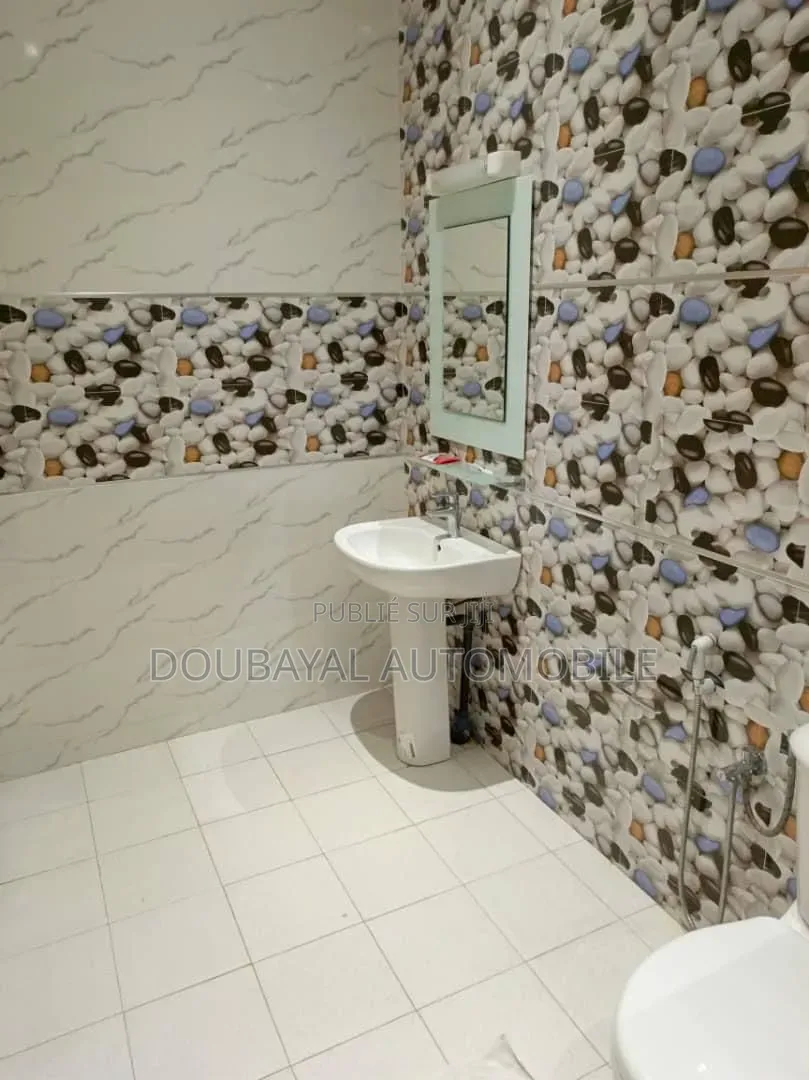 Meublé 3chbre Villa dans Saly Diambare Villa, Thiès Sud à Vendre