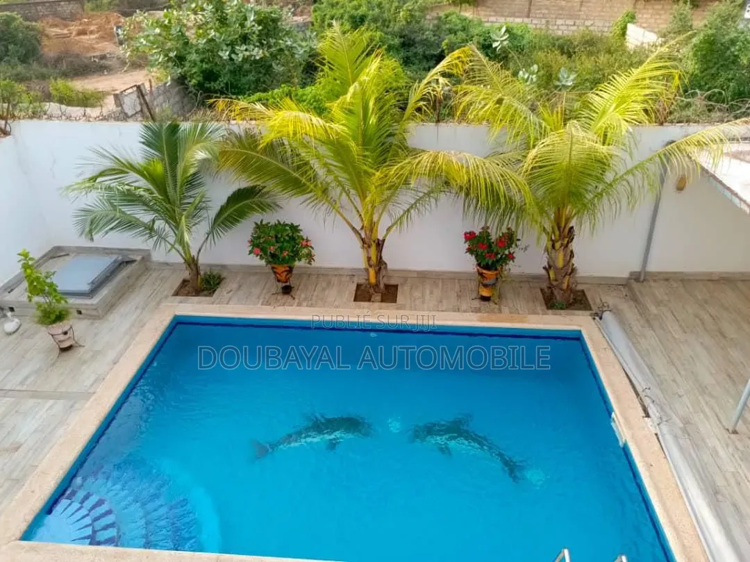 Meublé 3chbre Villa dans Saly Diambare Villa, Thiès Sud à Vendre